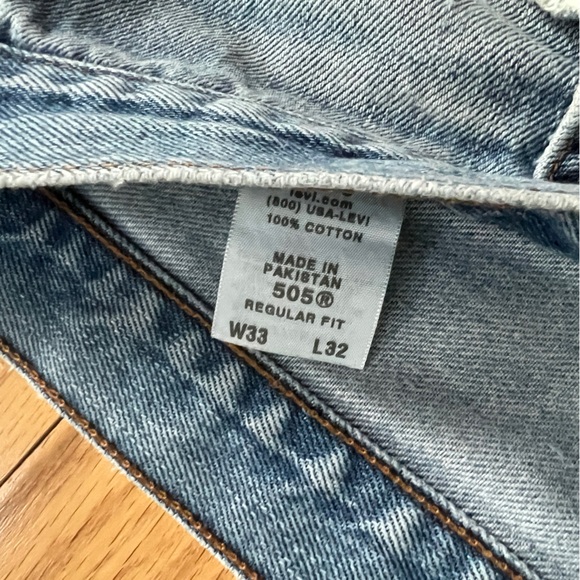 Levi’s 505 denim cutoff shorts size 10 - Picture 3 of 8